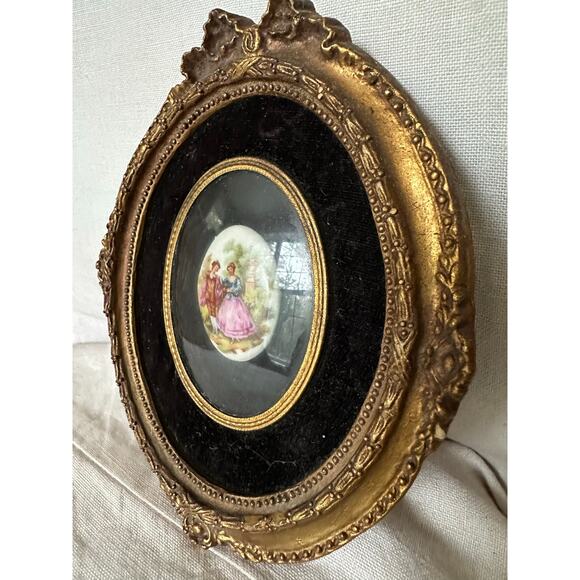 2 Vintage Framed Cameo pictures oval gold framed ornate Victorian porcelain - Picture 3 of 16